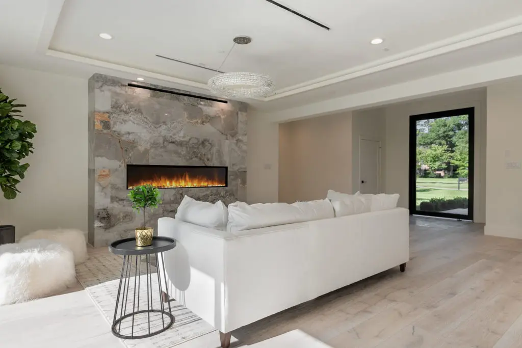The show-stopping Montigo gas fireplace.