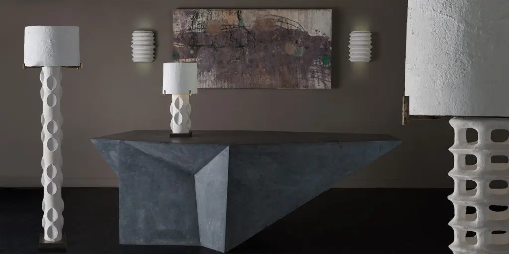 Wedge plaster table lamp with Ribbed sconces
