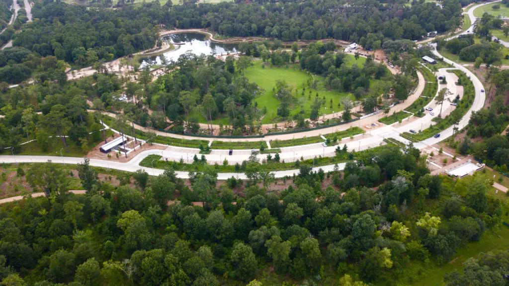 The 100-acre Eastern Glades project transformed a scruffy forest into a user-friendly space. (Photo by Memorial Park Conservancy)