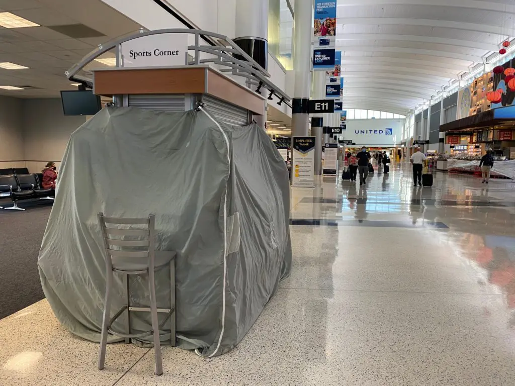 Throughout IAH, the free-standing kiosks are closed in response to the COVID-19 pandemic. (Photo by Shelby Hodge)