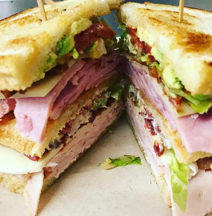 Dine-in deli case meals are another option. 