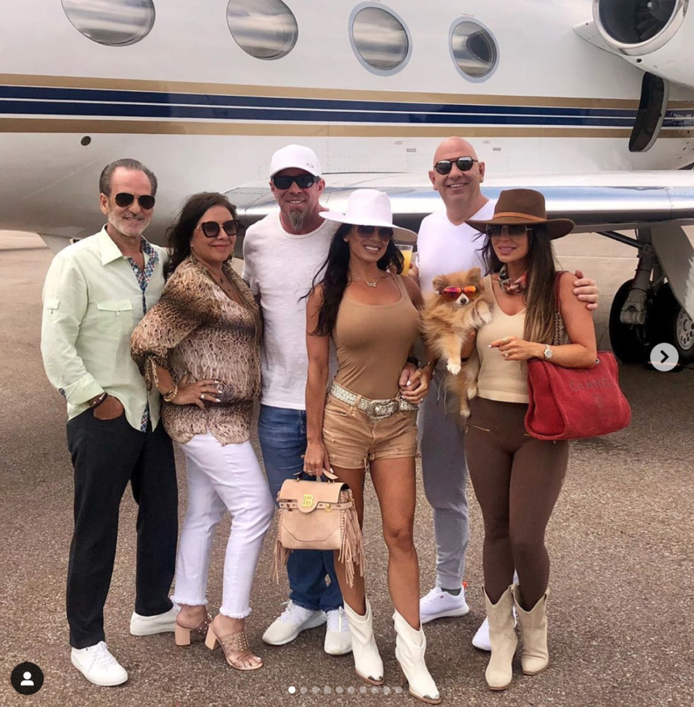 Rudy & Debbie Festari, Jeff & Rachel Bagwell, Rick Perez & Crystal Saldivar arriving in Aspen in July. Some are hat people and some are not.