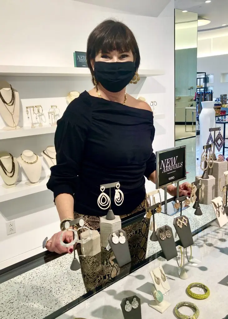 Jewelry designer Claudia Lobao (Photo by Dress for Success)