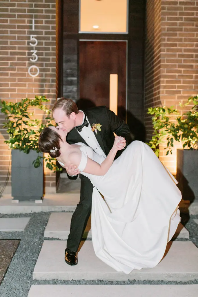 This Texas Wedding Brings Art and Law Together for the Sweetest Dip Ever