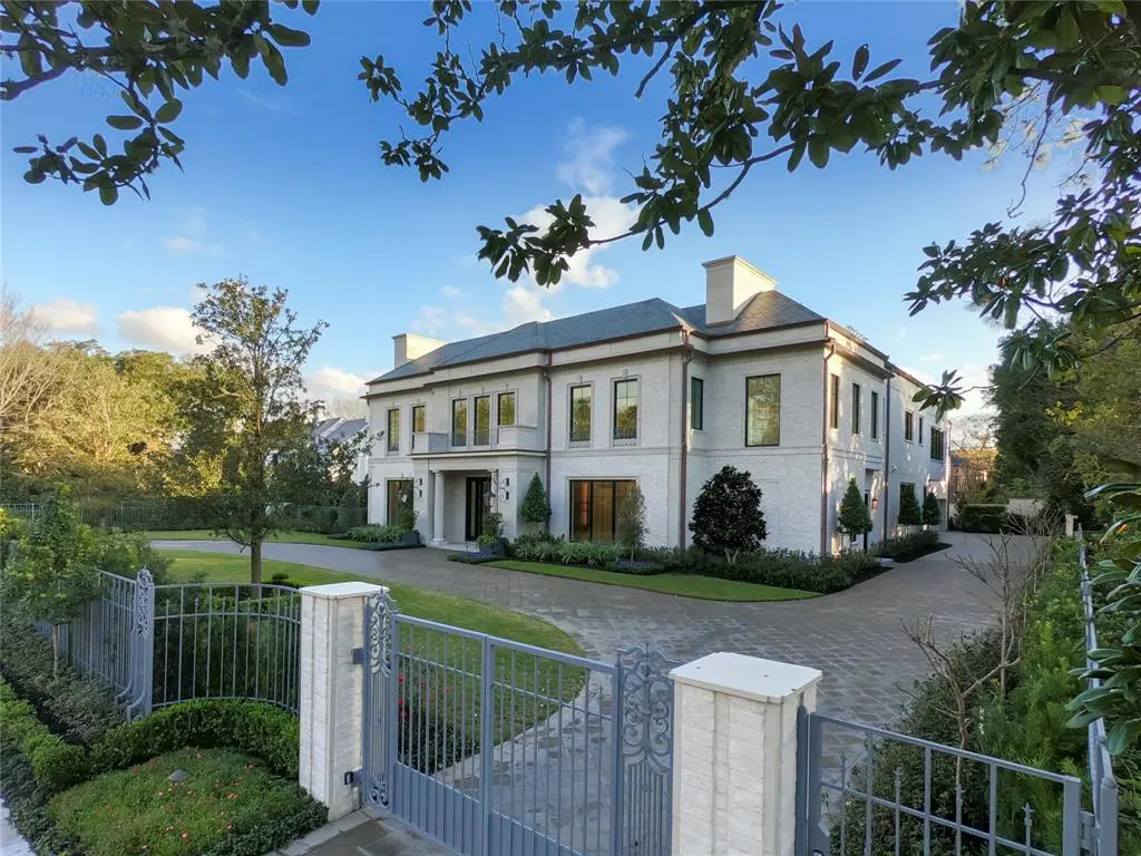 3443 Inwood with a listing price of $8,495,000 was sold by Dee Dee Guggenheim Howes and Nadia Ross of Compass