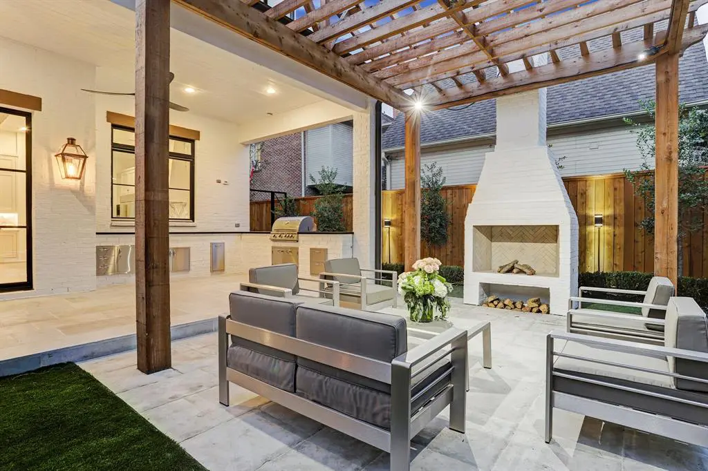 2615 Barbara Lane, listed for $3,765,000 with Carol Rowley with Compass