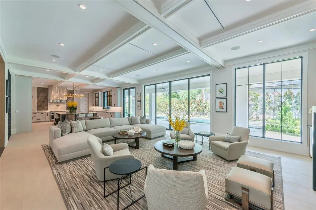 The Al Ross Luxury Home at 1059 Kirby Drive (HAR photo)