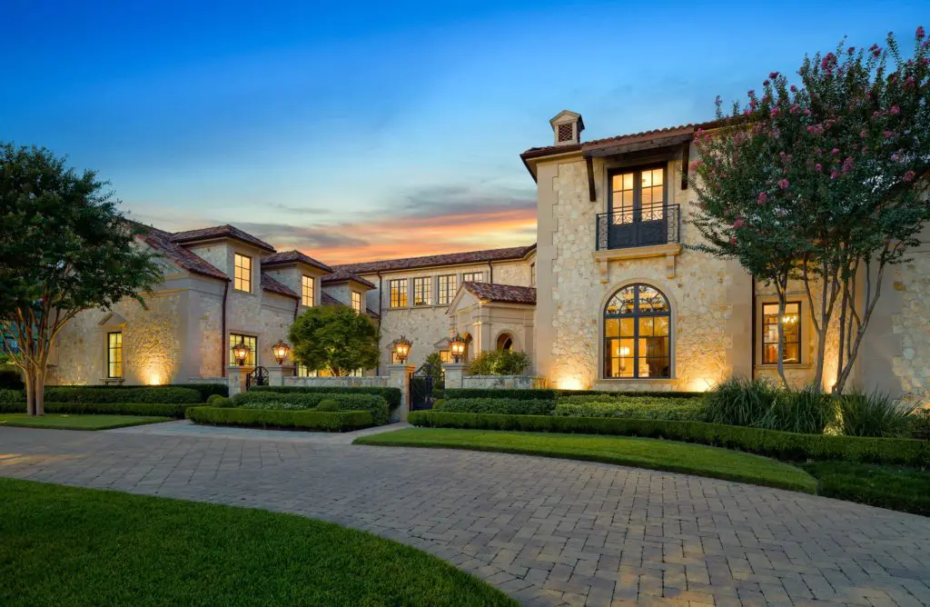 Curb appeal at 10718 Bridge Hollow Court.