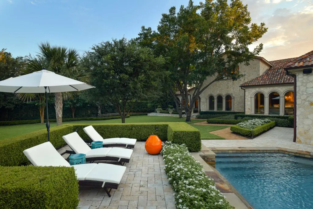 Relaxing pool retreat.