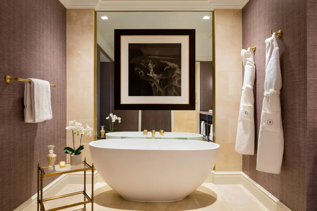 Manor and Estate Suite bath. 