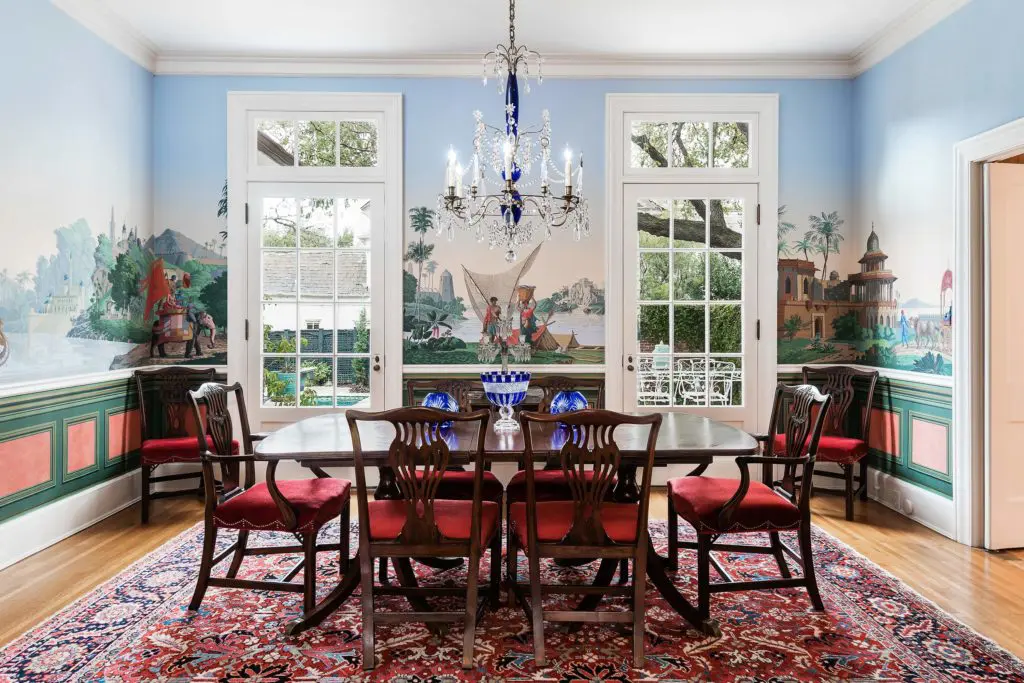 Hand painted mural in the dining. 