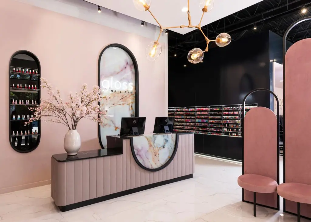 The curvilinear theme is repeated throughout Gloss Nail Bar.