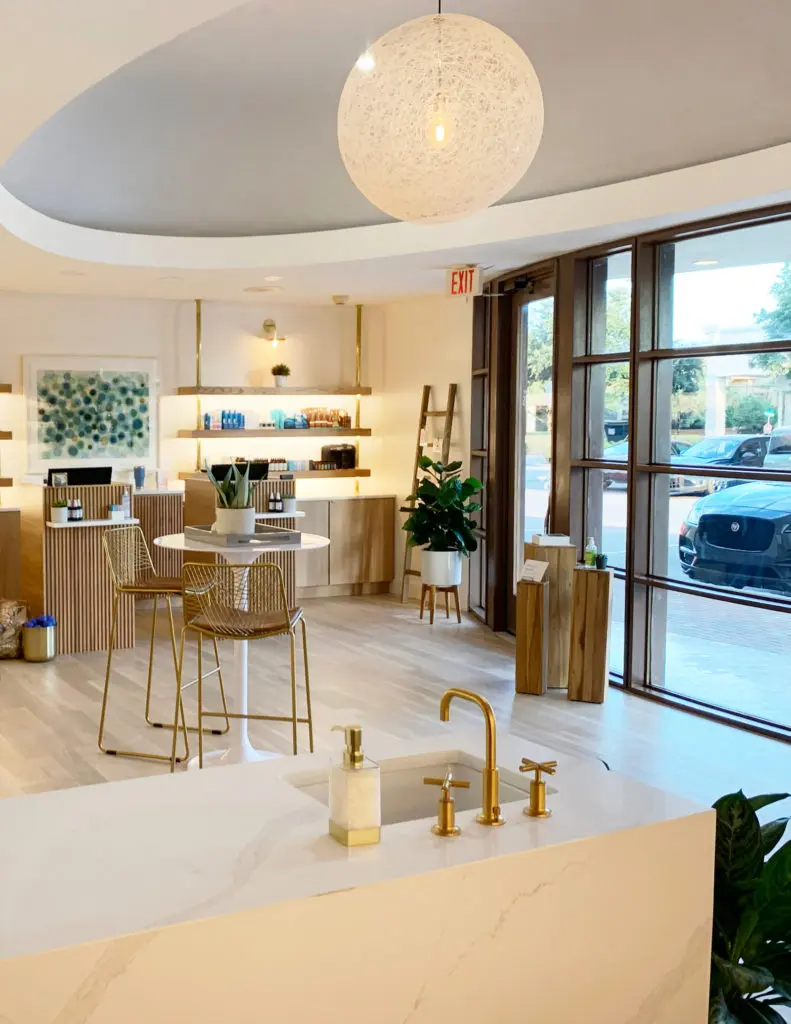 The flagship location of beloved Hiatus Spa + Retreat, located in Inwood Village, gets a modern makeover by designer Tracy Martin Taylor.