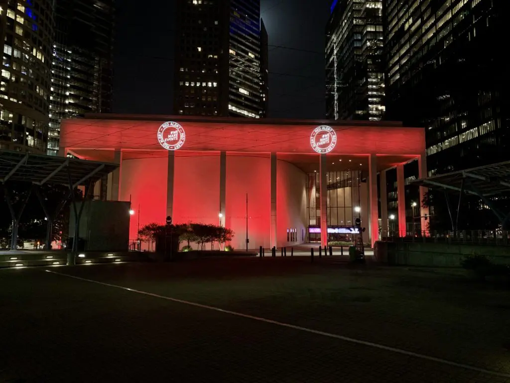 Jones Hall lights up in red in honor of the entertainment industry. (Houston First photo)