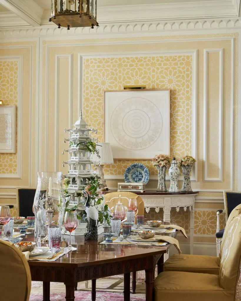 Dining room designed by Cathy Kincaid.
(Photo by Stephen Karlisch)