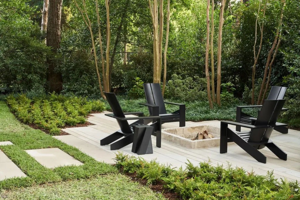 Rear landscape and pool deck designed by Melissa Gerstle Design.  (Photo by Stephen Karlisch)