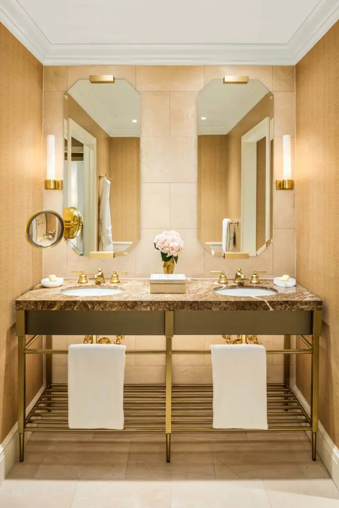 Premier room bath.