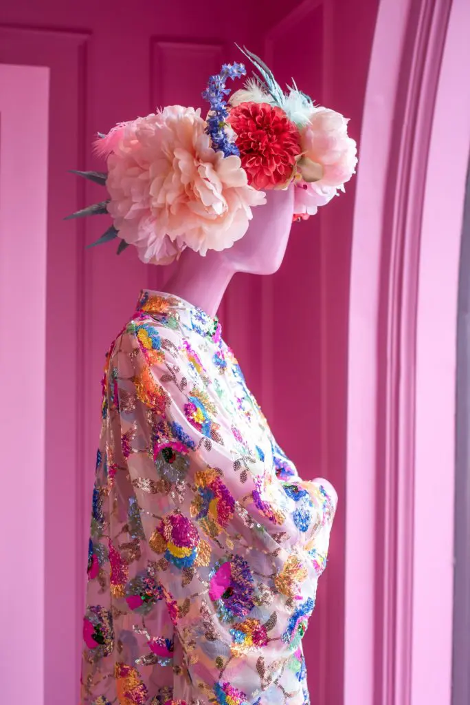 Effortless and ornate, a La Vie kimono welcomes passersby. 