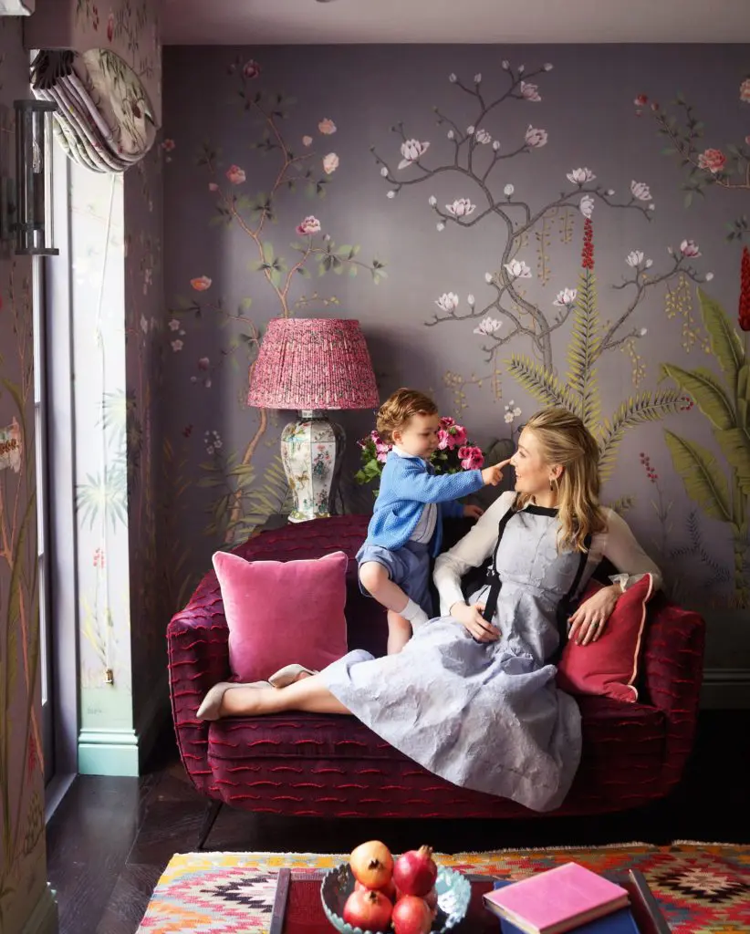 Hannah Cecil Gurney at home in London.
De Gournay Sans Soucis wallpaper, painted and hand-embroidered on silk. (Photo by Douglas Friedman)