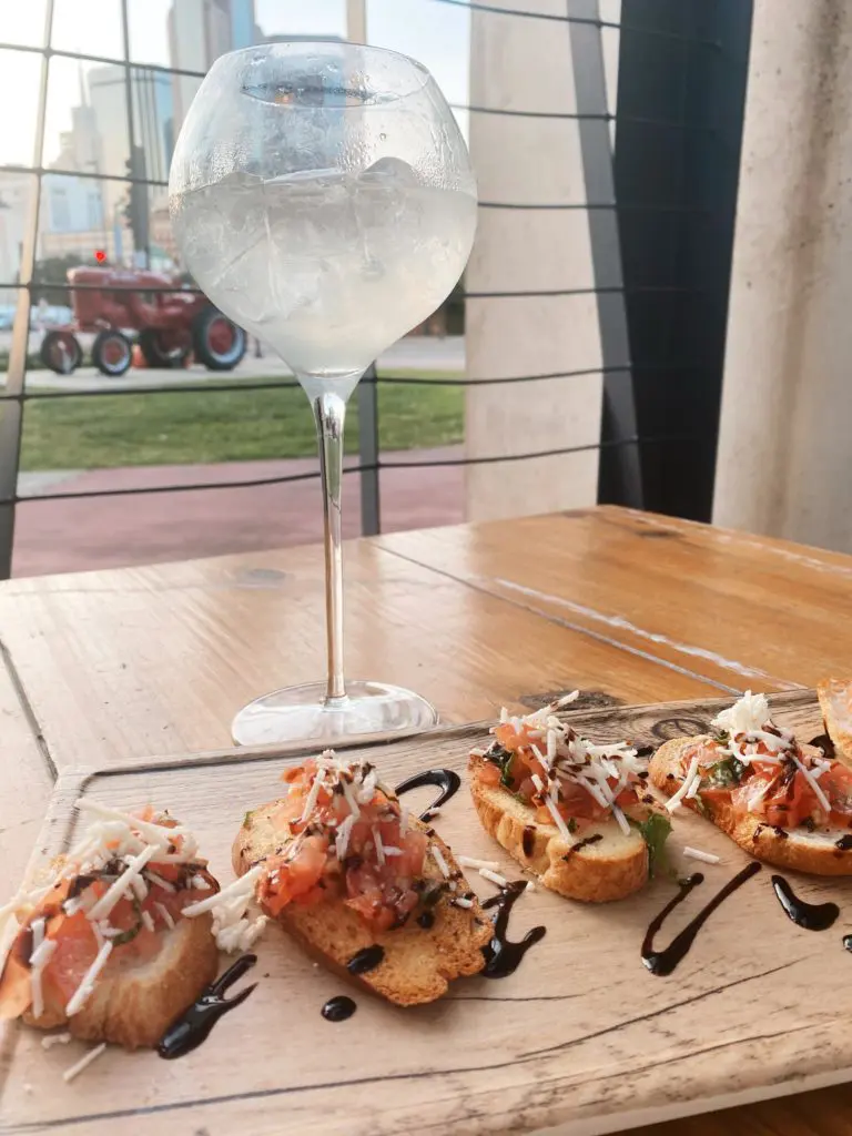 Bruschetta and cold cocktails are some of the light and refreshing options on the menu. (Courtesy of Hurdy Gurdy)