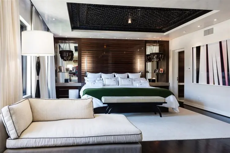 Bedrooms suites like this look like they belong in a luxury resort. (Photo by Alex Perry, Allie Beth Allman & Assoc.)