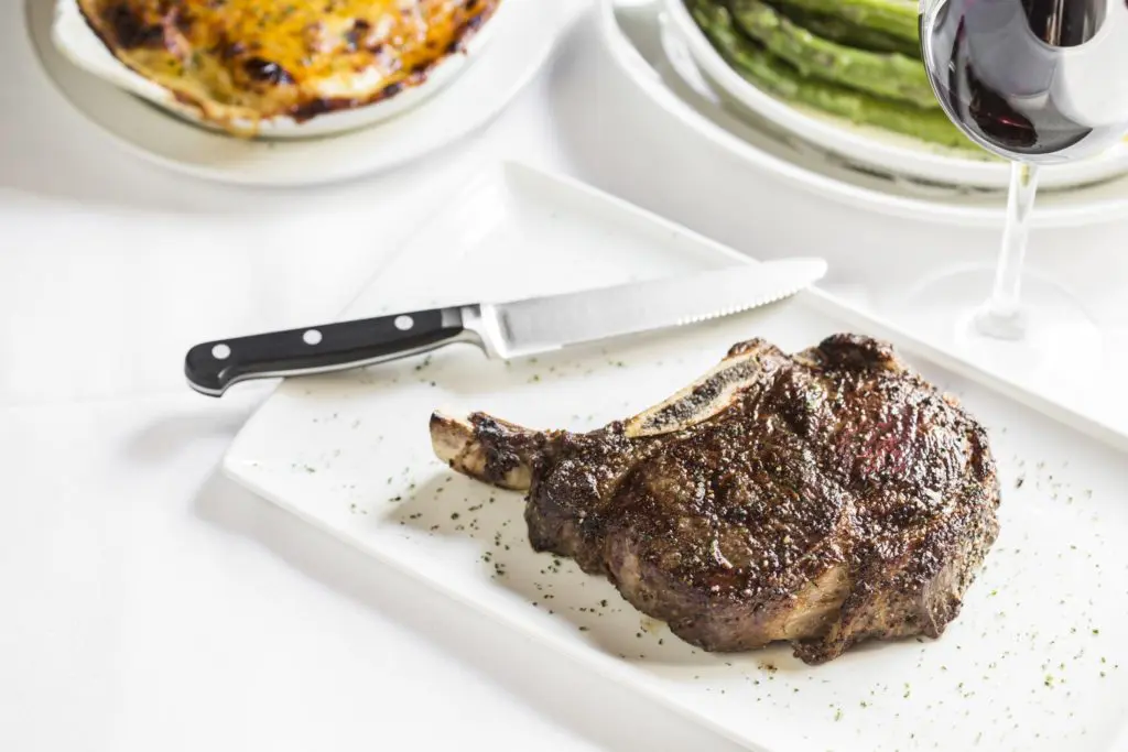 Pappas Bros. Steakhouse ribeye (Photo by Julie Soefer)