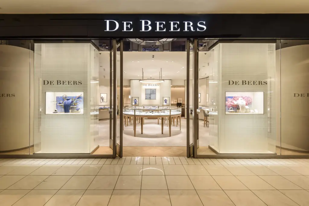 Doors opened on the renovated De Beers Jewellers boutique in mid-September.