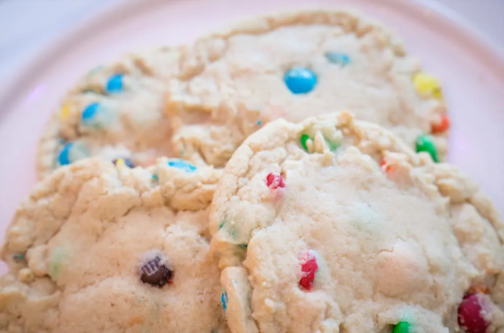 Available to buy individually or by the dozen, cookies are also on the menu. (Photo by Lacy Alewel)