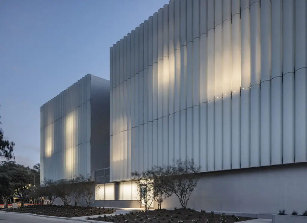 The north facade of the Museum of Fine Arts, Houston Nancy and Rich Kinder Building on the Susan and Fayez Sarofim Campus. (Photo by Richard Barnes, Courtesy of the Museum of Fine Arts, Houston)