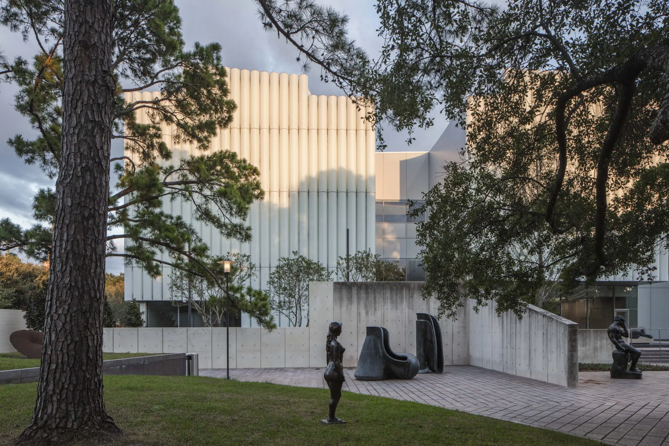 The Nancy and Rich Kinder Building of the MFAH embraces the sculpture garden that was designed by Isamu Nagouchi in 1986. (Photo by Richard Barnes, Courtesy of the Museum of Fine Arts, Houston)