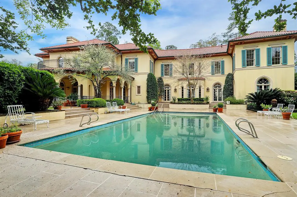 3950 Inverness in River Oaks