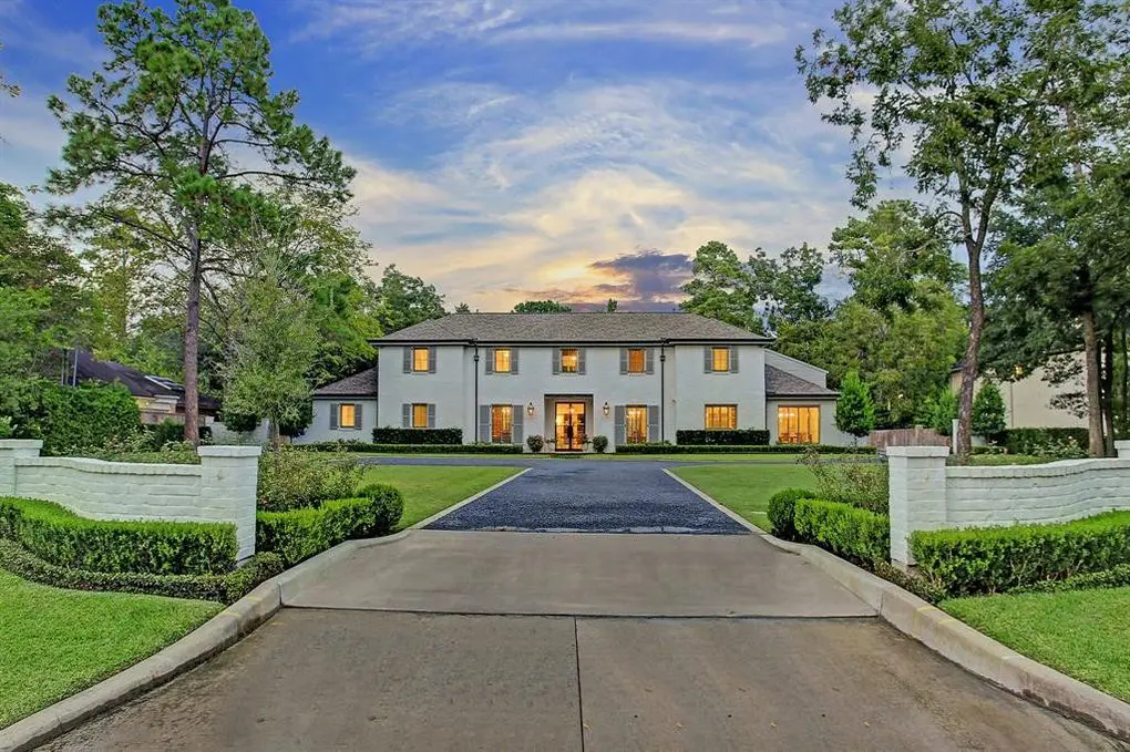 The 7,837 sq. ft.residence at 11314 Claymore Road was built in 1973 and had been completely updated.
