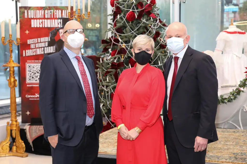 Alley Theatre artistic Director Rob Melrose, event chairs Masha & Richard Lunam.