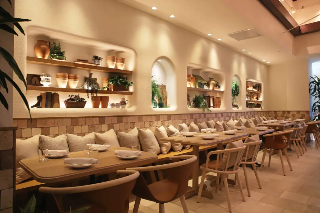 Cozy booths line the inside of Eataly Dallas' Terra. (Photo by Allison David)