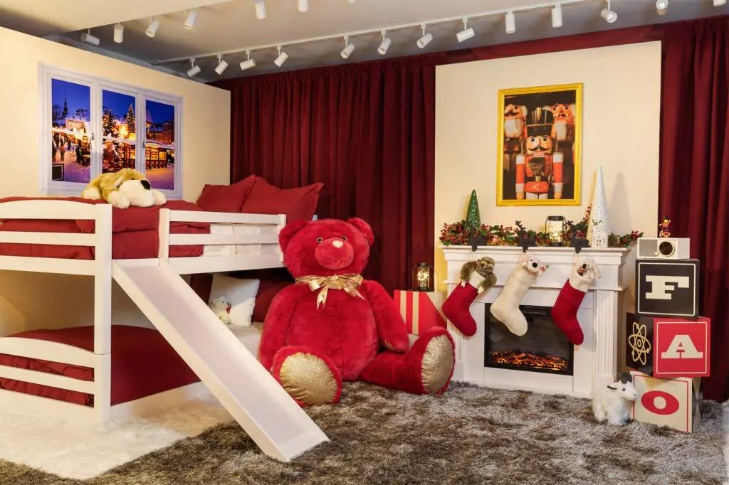 Having FAO Schwarz to yourself for one night? Yes, please. 