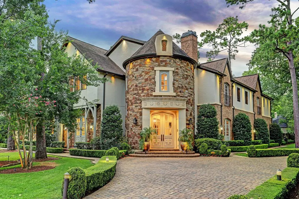 Sale of the 9,327 sq.ft. home at 405 Lindenwood Drive was among the most expensive in Houston in November.
