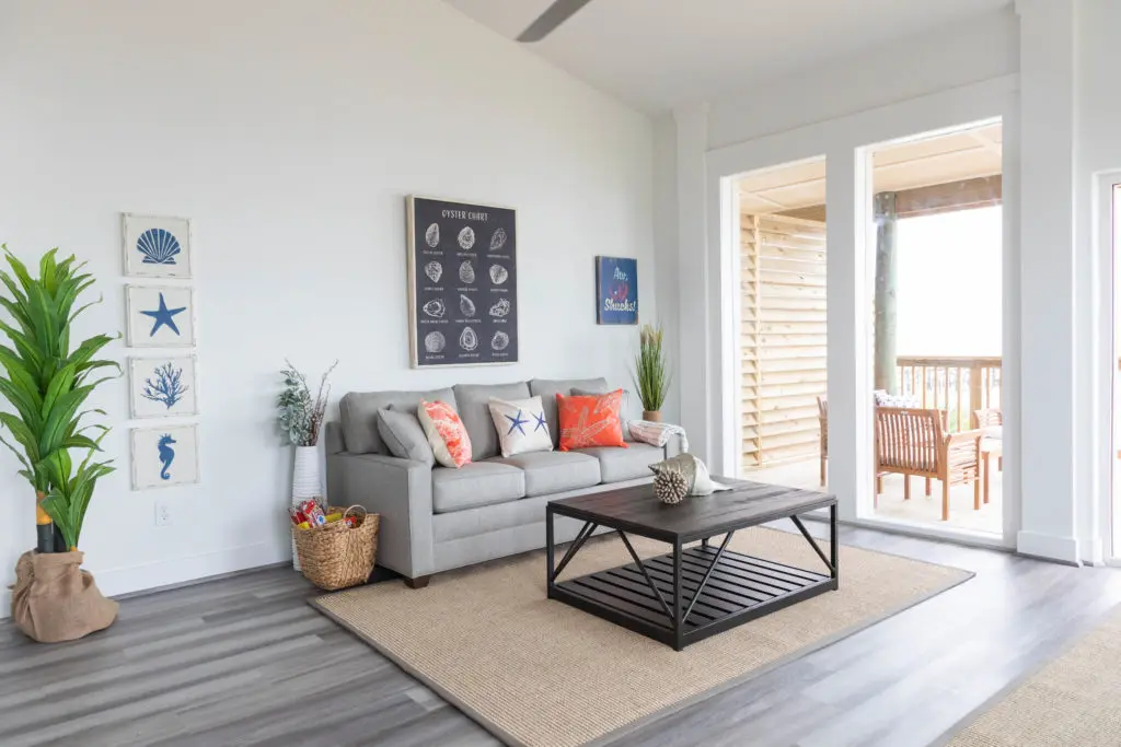 Pier 6 Seafood & Oyster House bungalow interior. (Photo by Swiggard Creative)