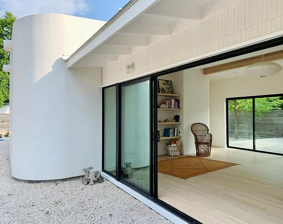 Owners of the mid-century house asked for an addition from Moontower Design Build that reflected their love of Marfa and the Texas landscape. (Photo courtesy of the homeowners)