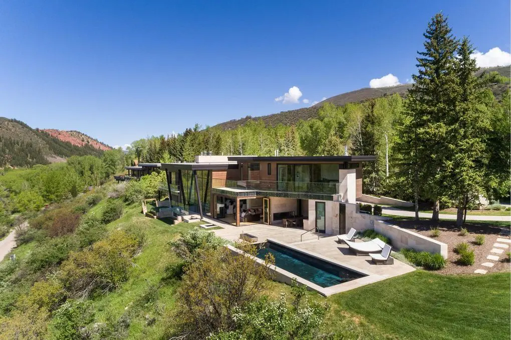 Media Mogul Byron Allen dropped $27 million in July for this David Johnston masterpiece on Aspen's prestigious Willoughby Way. The sale contributed to Aspen's record year for residential sales. (Douglas Elliman photo)