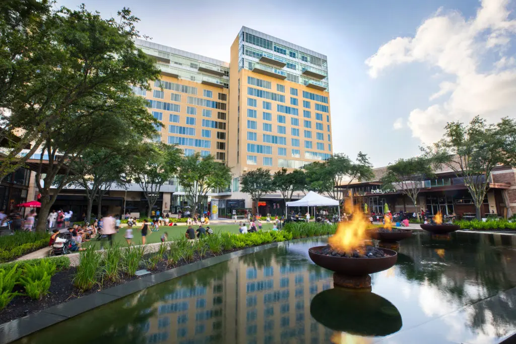Memorial Green provides an elevated experience for dining, shopping and much more. 