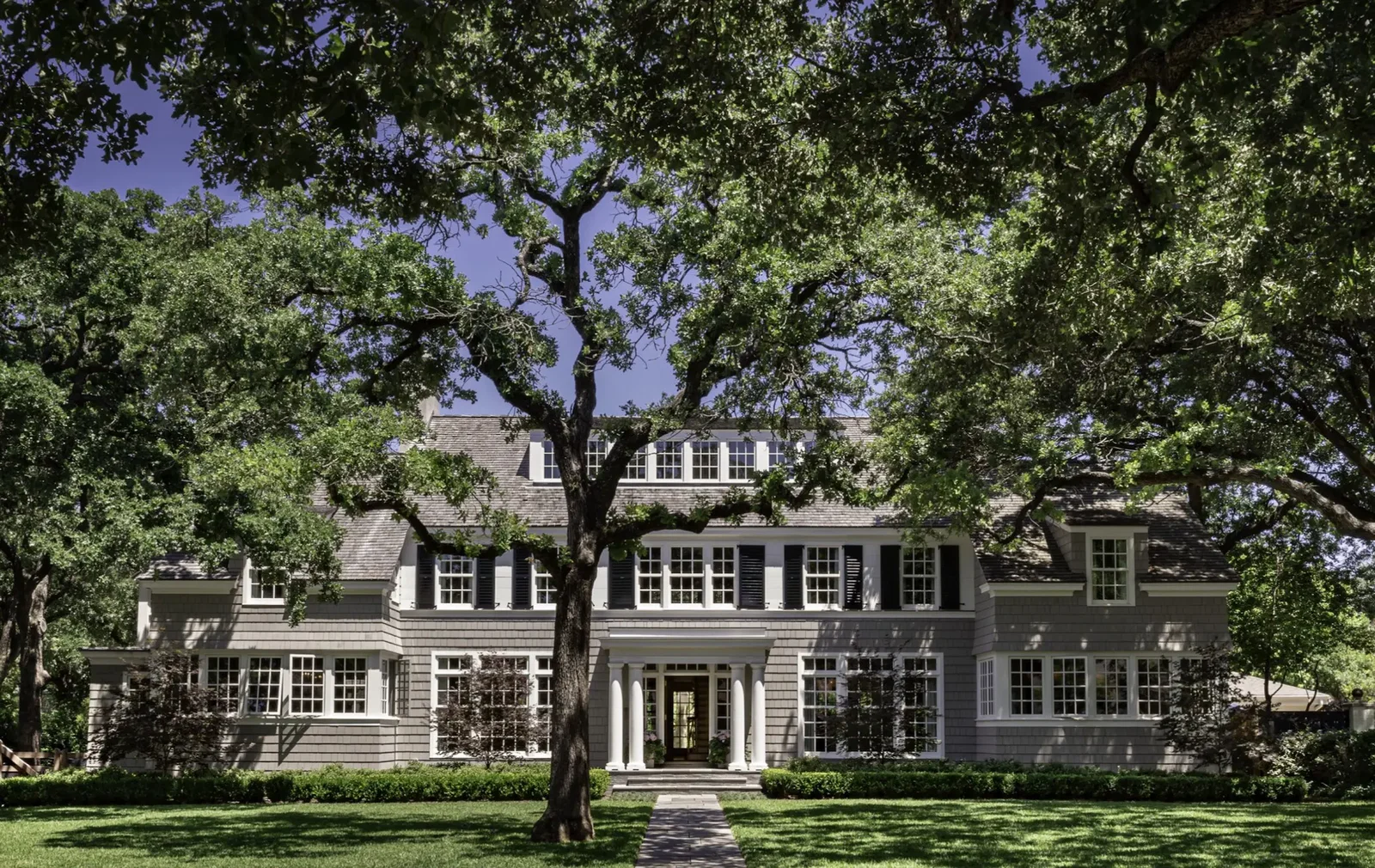 371 v-fine-homes-ridgewood-1-front-elevation (Photo by Manny Rodriguez)