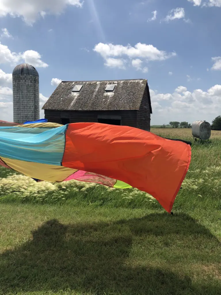 A Rachel Hayes installation wafts
on the prairie, Jerauld County, South Dakota, summer 2020.
