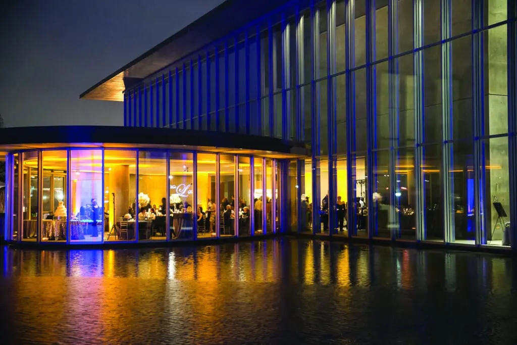 Café Modern surrounded by its reflecting pool.