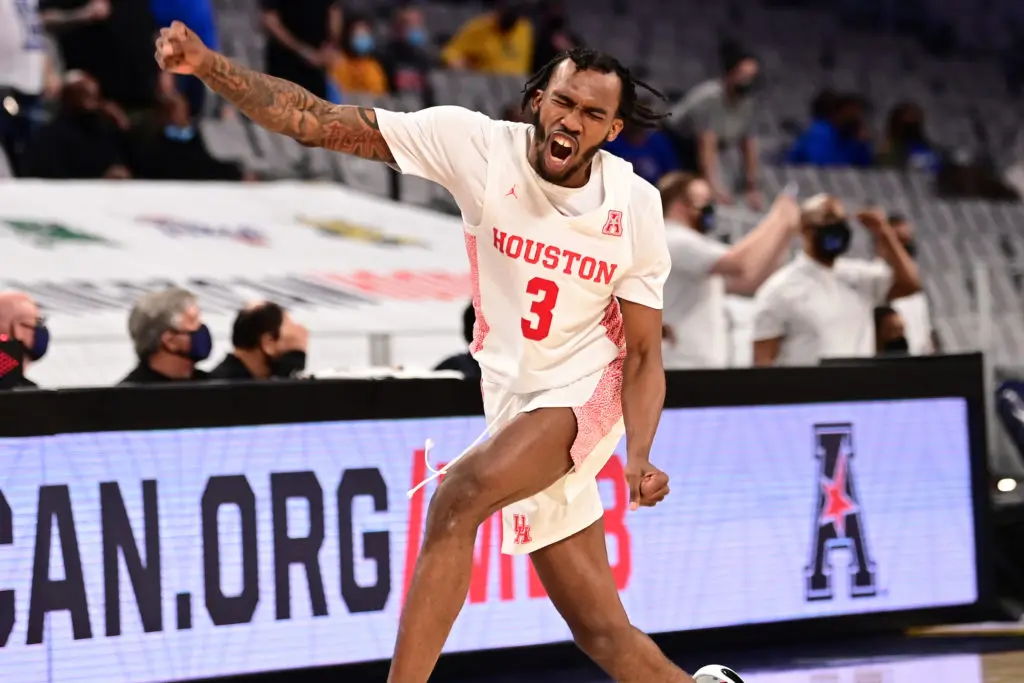 DeJon Jarreau celebrates another March win for the University of Houston. (@UHCougarMBK)