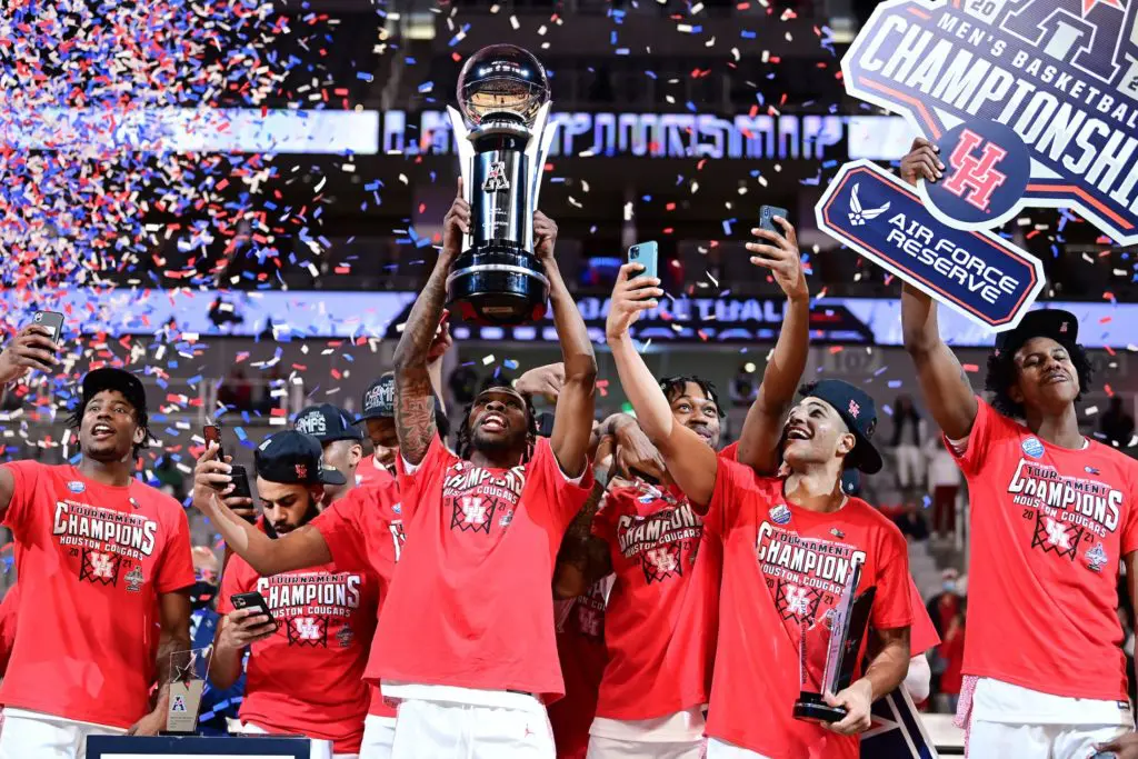 Winning the AAC Championship brought plenty of joy, but it wasn't long before Houston's players turned their sights on their NCAA Tournament visions. (@UHCougarMBK)