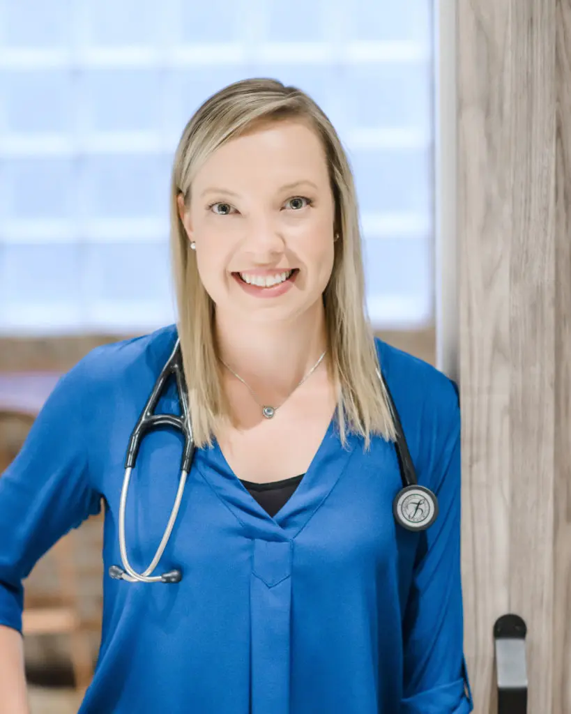 Dr. Sara Reader practices functional medicine ― adding a holistic advantage, and incorporating alternative medicine to achieve optimal results. (Photo by Lauren DeFrehn Photography)