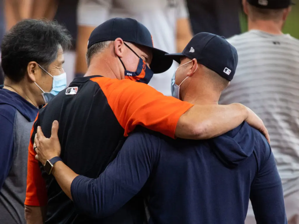 Tigers manager A.J. Hinch reconnected with old friends at Minute Maid Park. (Photo by F. Carter Smith)
