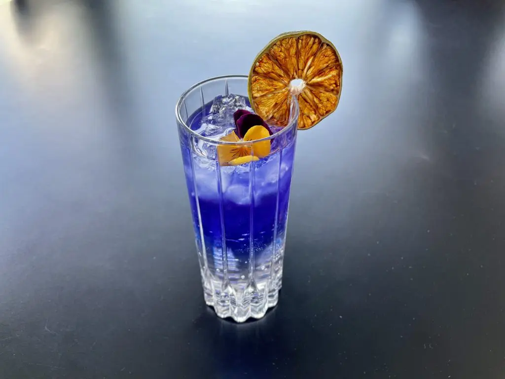 When you enter Âme, a U-shaped bar offers signature cocktails like the Âme G&T. (Courtesy of Ame)