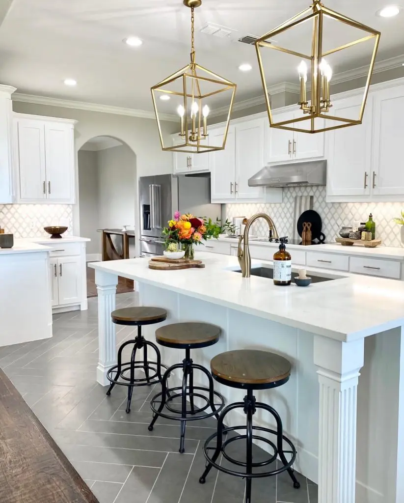 Another kitchen make-over by designer Jenn Todryk of No Demo Reno. 