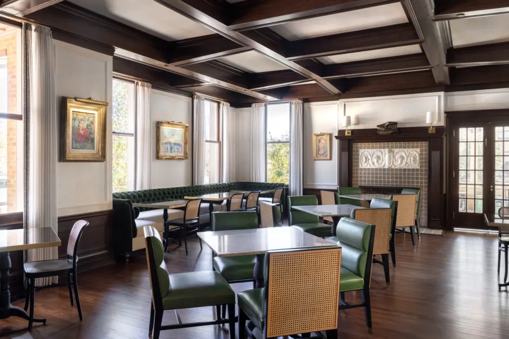 La Colombe d'Or Hotel''s restaurant is a charming place.